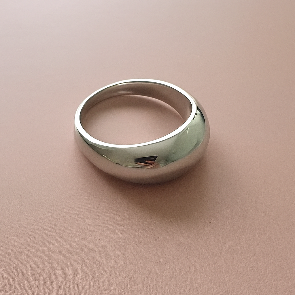 Smooth ring white gold
