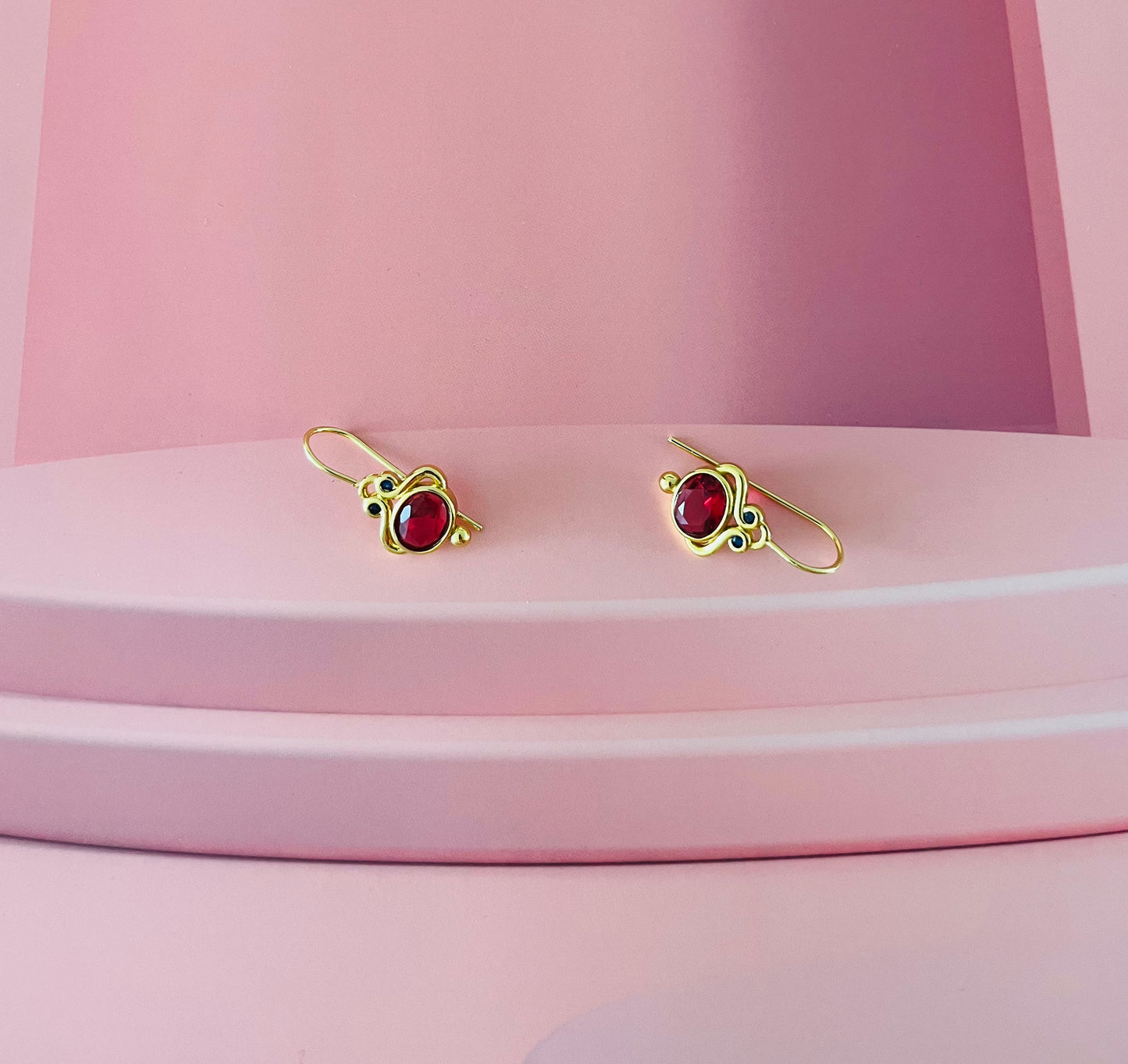 Granate earrings gold