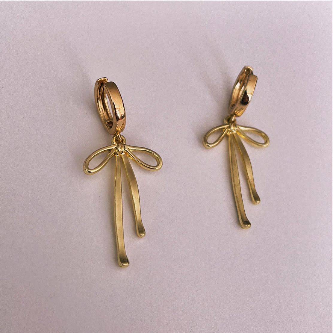 Bow earrings gold