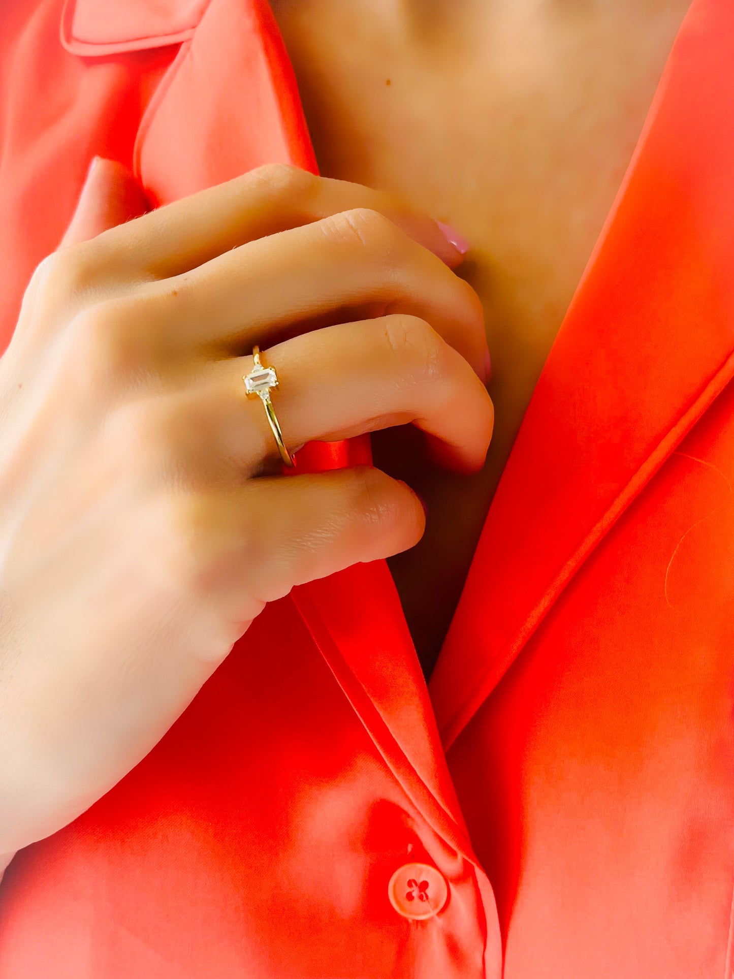 Little diamond ring