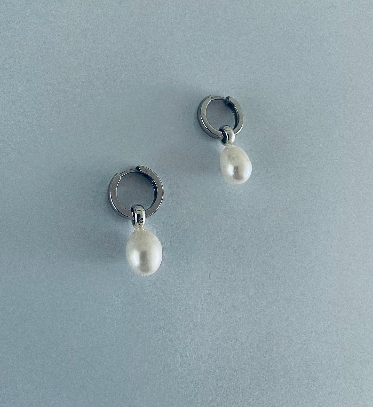 Silver natural pearl clips