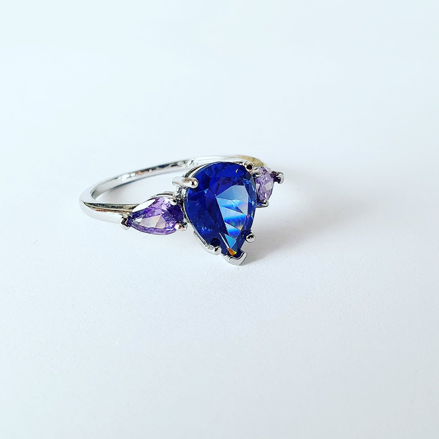 Bague saphir Amathist en or blanc